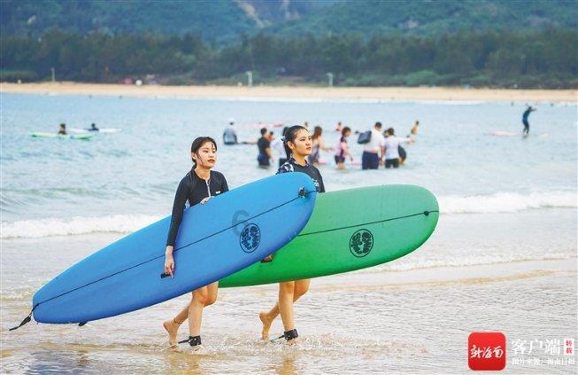救援跳绳女孩